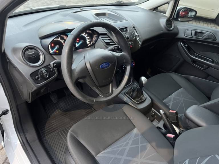 FORD - FIESTA - 2015/2015 - Branca - R$ 45.900,00