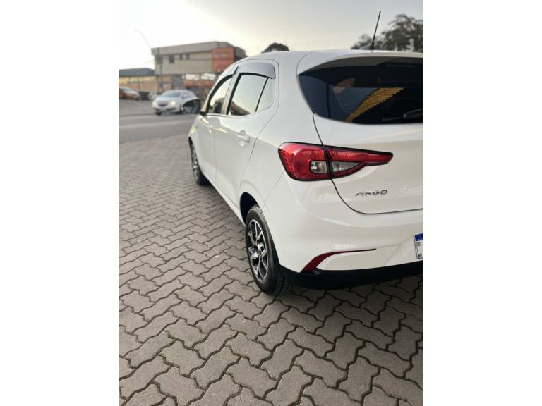 FIAT - ARGO - 2017/2018 - Branca - R$ 52.900,00