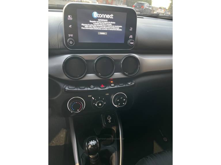 FIAT - ARGO - 2017/2018 - Branca - R$ 52.900,00