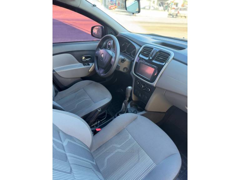 RENAULT - LOGAN - 2014/2014 - Prata - R$ 39.900,00