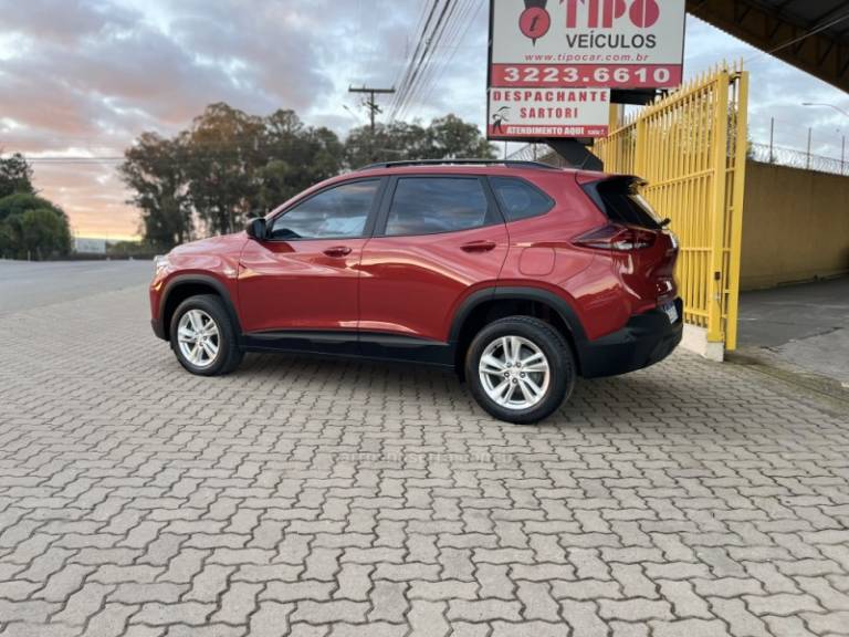 CHEVROLET - TRACKER - 2022/2023 - Vermelha - R$ 104.900,00